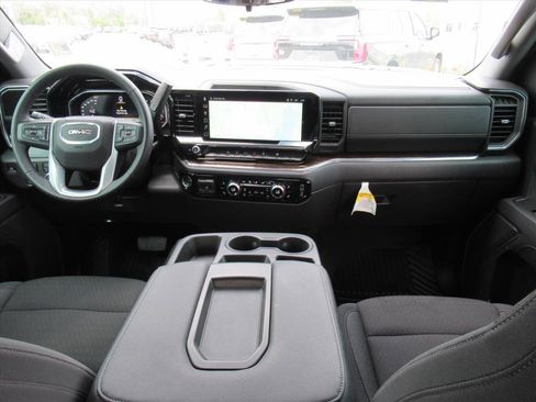 Used 2025 GMC Sierra 1500 Elevation image 11