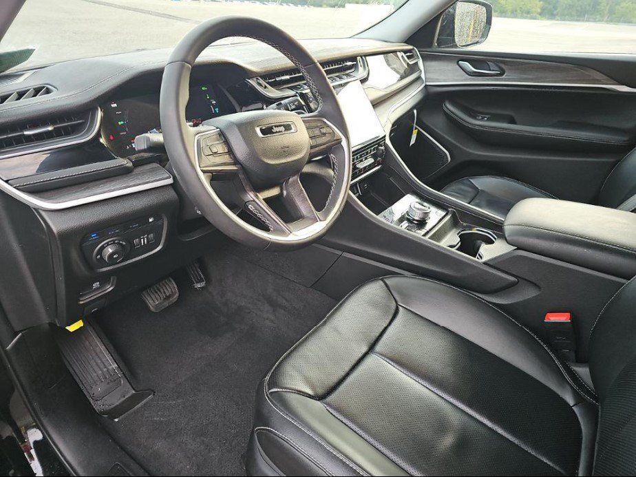Used 2024 Jeep Grand Cherokee Limited 4xe AWD/4WD image 9
