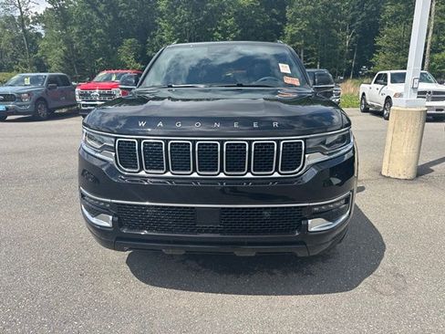 Used 2025 Jeep Wagoneer 4WD w/ Premium Group I image 5