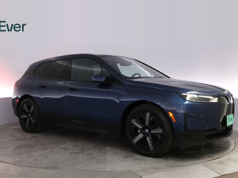 Used 2022 BMW iX xDrive50 w/ Premium Package AWD/4WD image 14
