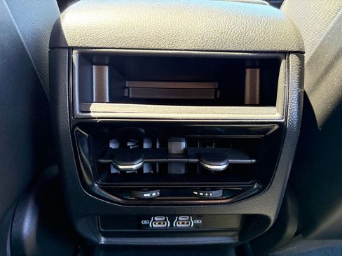 Used 2025 Jeep Grand Cherokee Laredo X AWD/4WD image 38