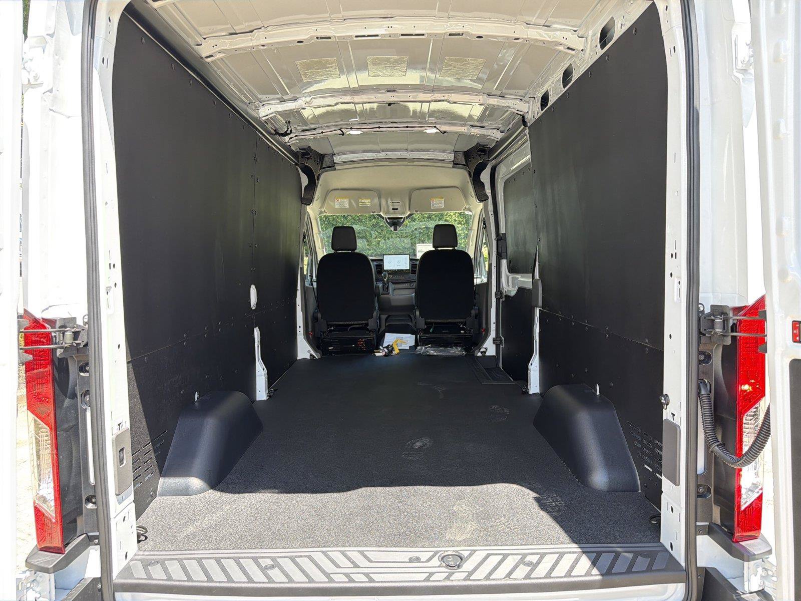 New 2026 Ford Transit 250 148 Medium Roof w/ Load Area Protection Package RWD image 17