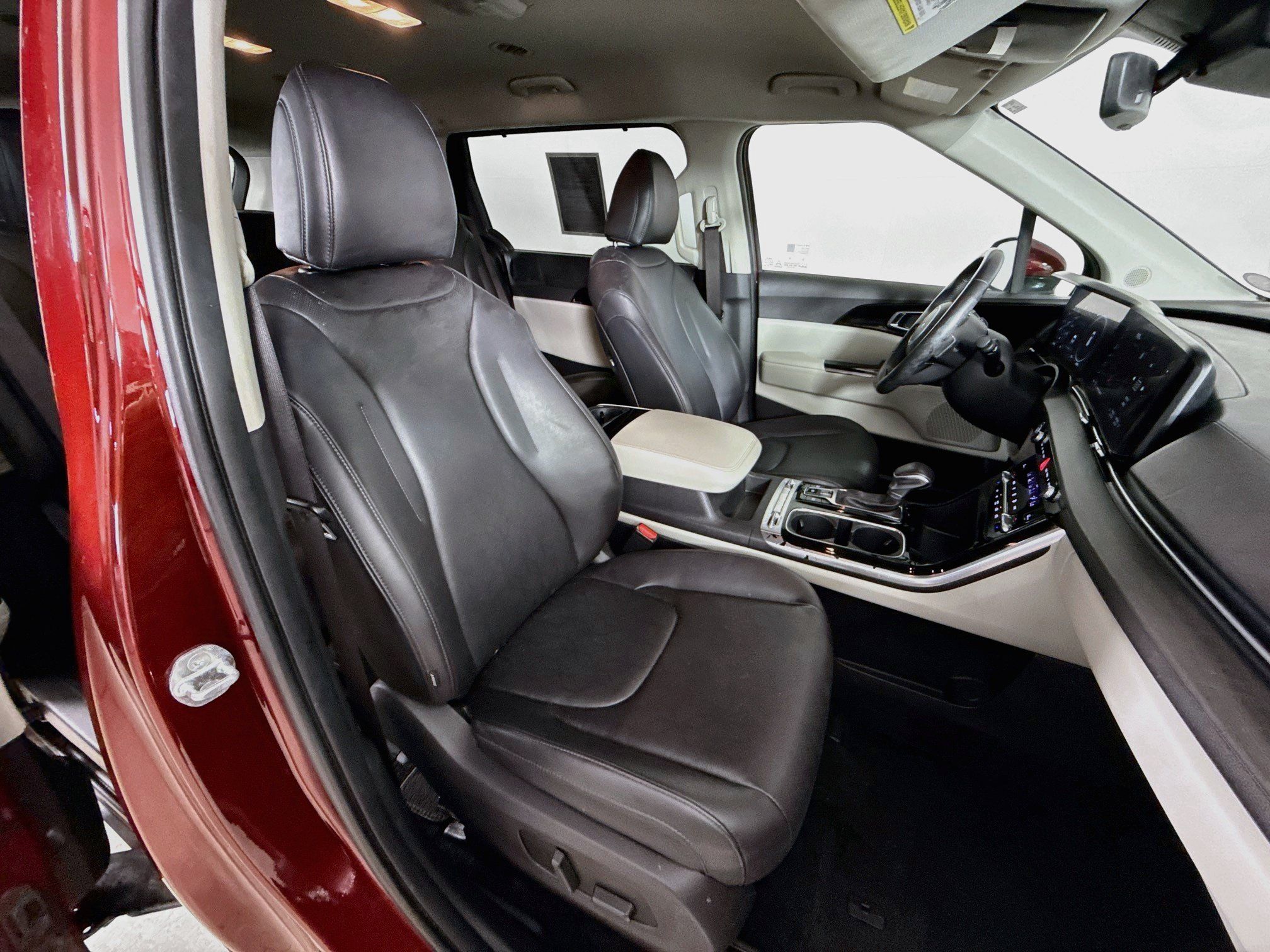 Used 2023 Kia Carnival SX FWD image 37