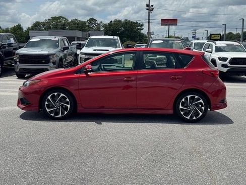 Used 2018 Toyota Corolla iM FWD image 6
