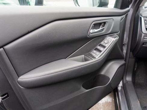 New 2026 Nissan Rogue SV AWD/4WD image 10