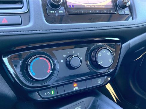 Used 2016 Honda HR-V LX image 33