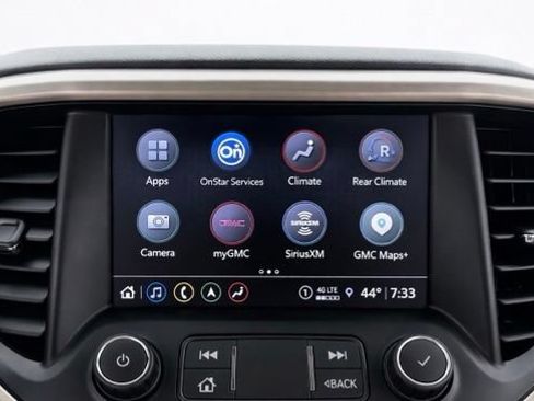 Used 2021 GMC Acadia Denali w/ Denali Ultimate Package AWD/4WD image 24