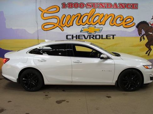 Used 2019 Chevrolet Malibu Premier FWD image 1