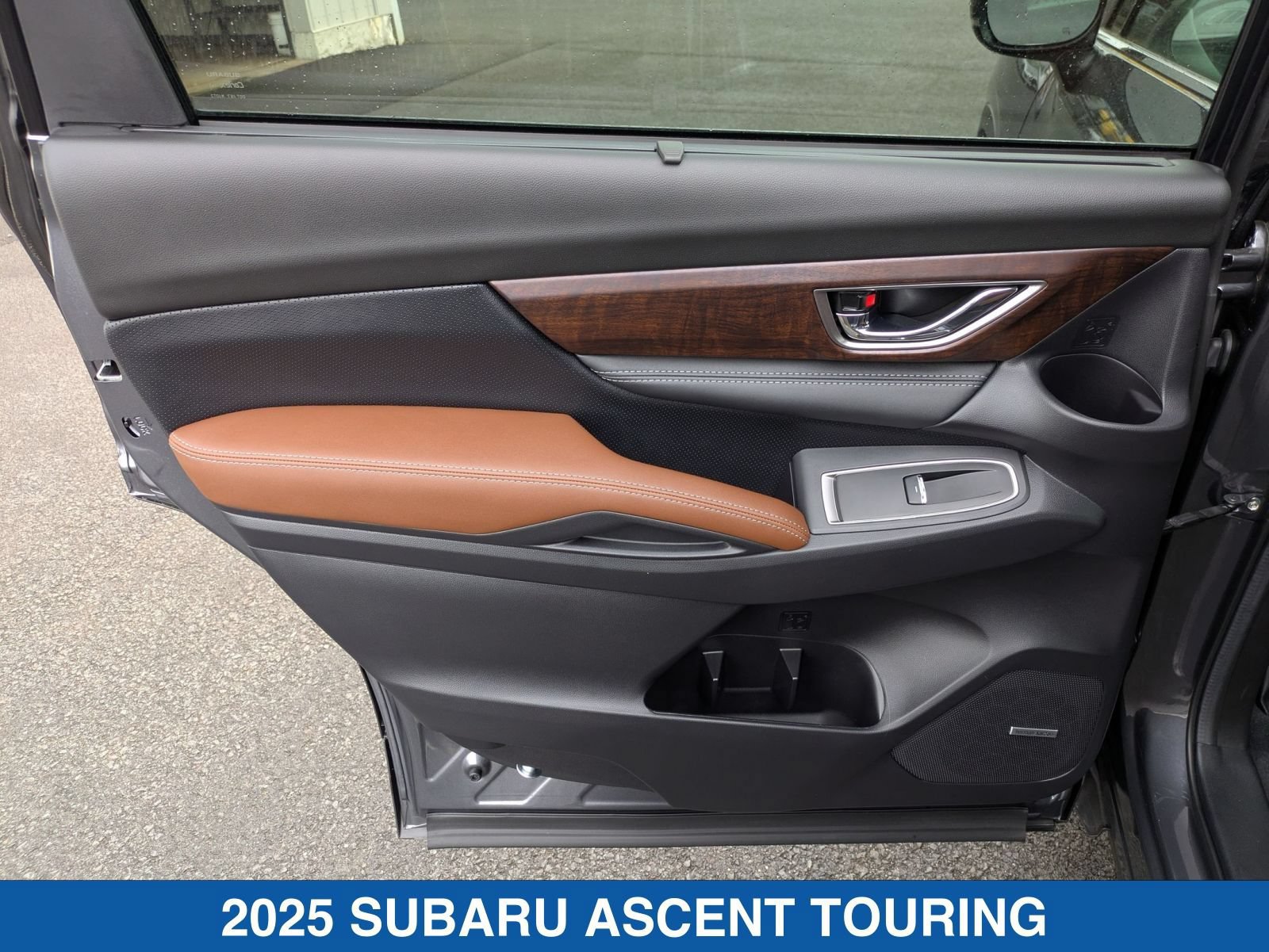 Certified 2025 Subaru Ascent Touring AWD/4WD image 30