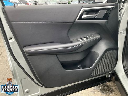 Used 2024 Mitsubishi Outlander SE image 23