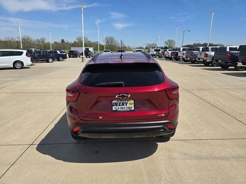 Used 2024 Chevrolet Trax RS FWD image 12