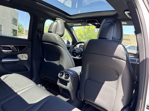 New 2025 Mercedes-Benz GLC 350e 4MATIC image 18