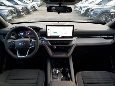 New 2026 Ford Explorer ST-Line w/ ST-Line Street Pack image 13