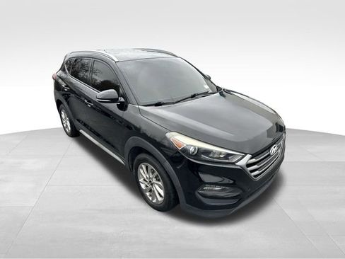 Used 2017 Hyundai Tucson SE Plus w/ Cargo Package image 7