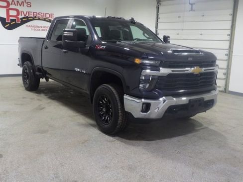 Used 2024 Chevrolet Silverado 2500 LT w/ All Star Edition image 5
