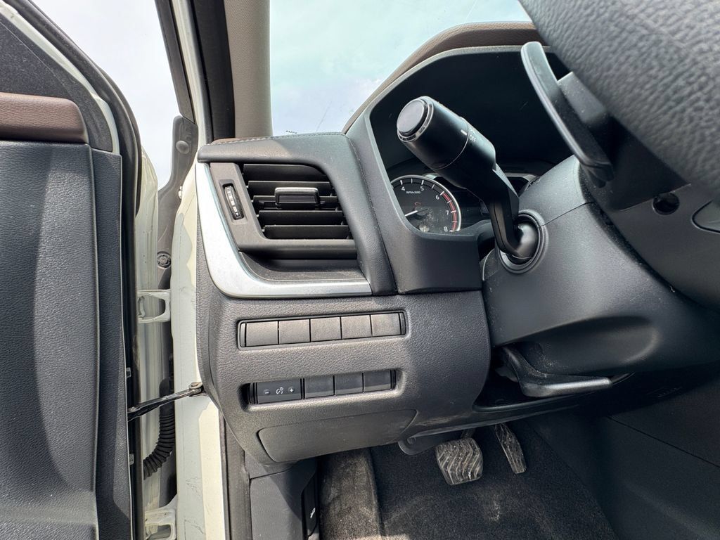 Used 2021 Nissan Rogue S FWD image 24