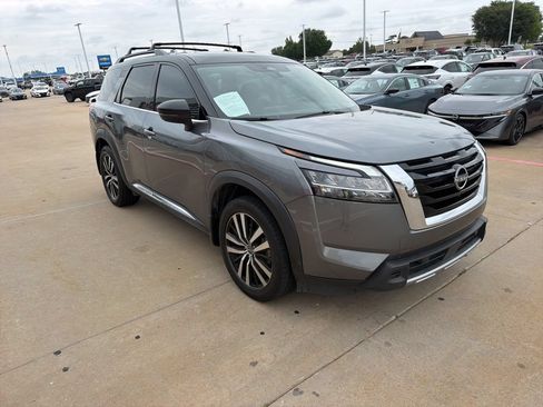 Used 2024 Nissan Pathfinder Platinum w/ Cargo Package FWD image 7