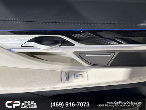 Used 2022 BMW 740i w/ Luxury Rear Seating Package RWD image 20