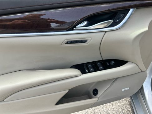 Used 2013 Cadillac XTS Premium AWD/4WD image 10