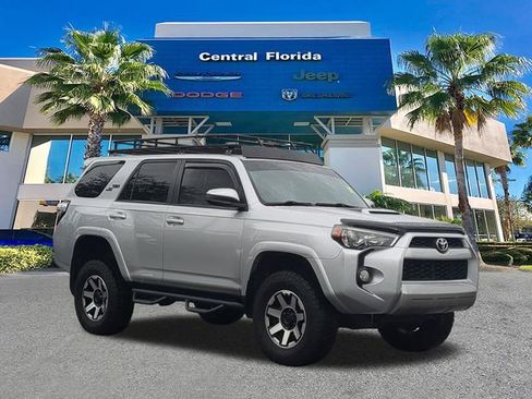 Used 2018 Toyota 4Runner TRD Off-Road AWD/4WD image 2