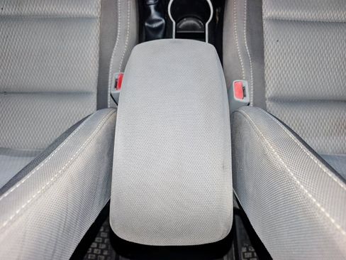 Used 2018 Toyota Corolla LE FWD image 37