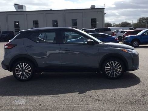 Used 2024 Nissan Kicks SV image 4