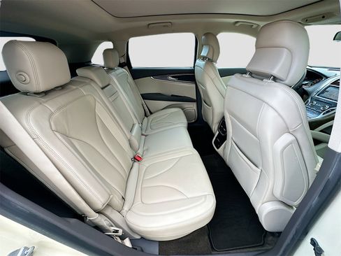 Used 2016 Lincoln MKX Reserve w/ Technology Package image 28