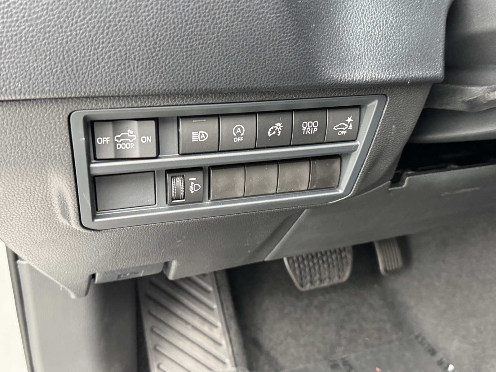 New 2026 Toyota Tundra SR5 w/ SR5 Convenience Package RWD image 17