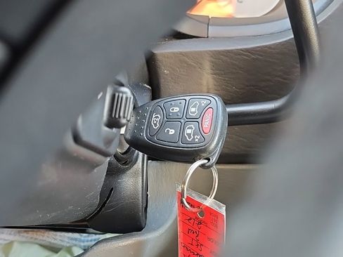 Used 2005 Dodge Grand Caravan SXT w/ Leather Interior Group image 44