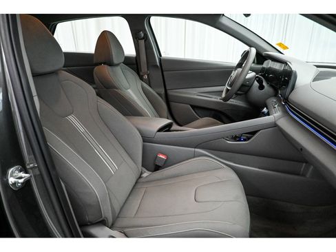 Used 2024 Hyundai Elantra Blue FWD image 17