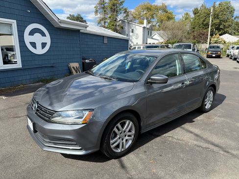 Used 2018 Volkswagen Jetta S image 2