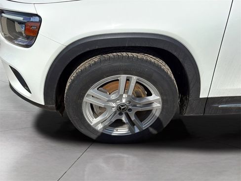 Certified 2023 Mercedes-Benz GLB 250 4MATIC image 9