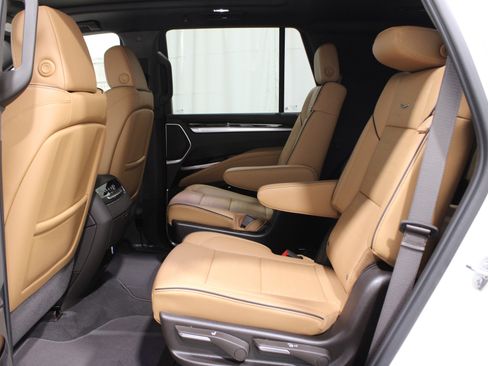 New 2025 Cadillac Escalade Premium Luxury w/ LPO, Radiant Package image 31