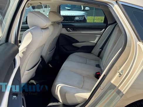 Used 2019 Honda Accord EX image 22