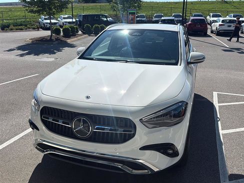 Certified 2025 Mercedes-Benz GLA 250 image 2