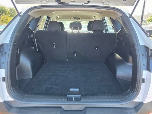 Used 2024 Hyundai Tucson SE FWD image 12