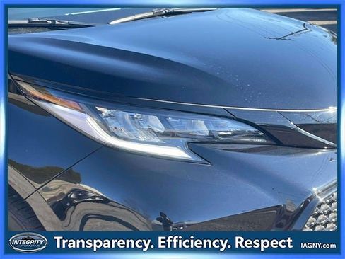 Certified 2024 Toyota Sienna XSE image 10