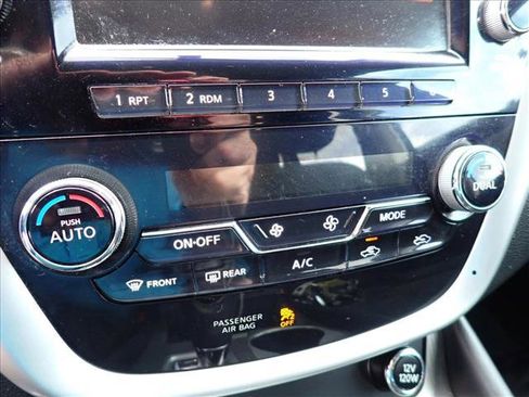 Used 2017 Nissan Murano S image 18