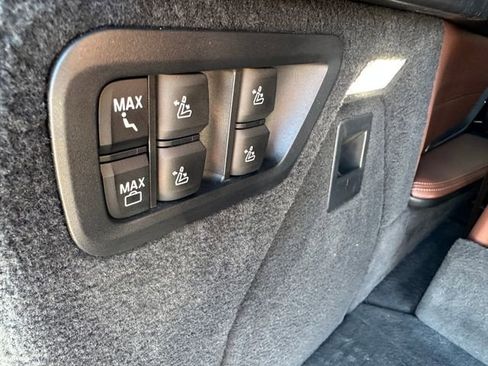 Used 2023 BMW X7 xDrive40i w/ M Sport Package image 48