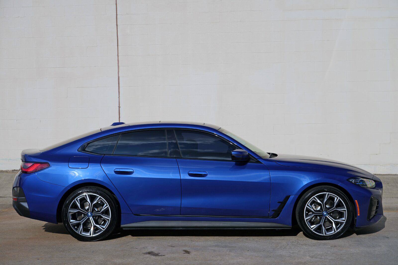 Used 2023 BMW i4 eDrive40 w/ M Sport Package RWD image 56
