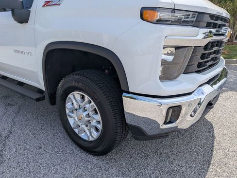 Used 2025 Chevrolet Silverado 2500 LT w/ Safety Package AWD/4WD image 10