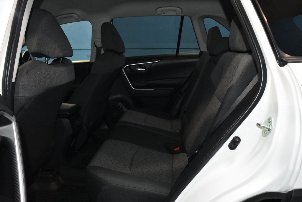 Used 2020 Toyota RAV4 XLE FWD image 19