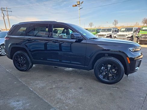 New 2026 Jeep Grand Cherokee Altitude AWD/4WD image 13