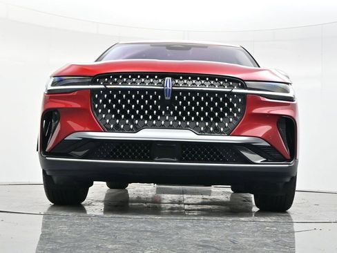 Used 2025 Lincoln Nautilus Premier image 46