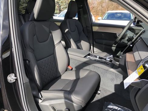 New 2026 Volvo XC90 B6 Plus w/ Protection Package Premier image 34