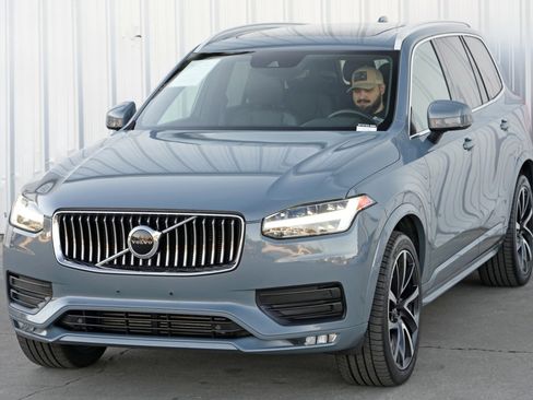 Used 2020 Volvo XC90 T6 Momentum image 48