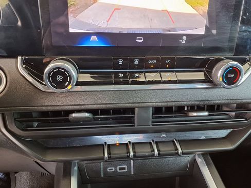 Used 2025 Chevrolet Colorado W/T w/ Advanced Trailering Package AWD/4WD image 30