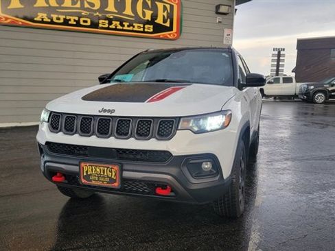 Used 2024 Jeep Compass Trailhawk image 1