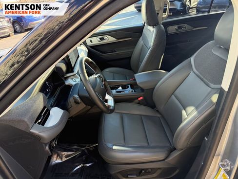 Used 2025 Ford Explorer Active w/ Active Comfort Package image 29
