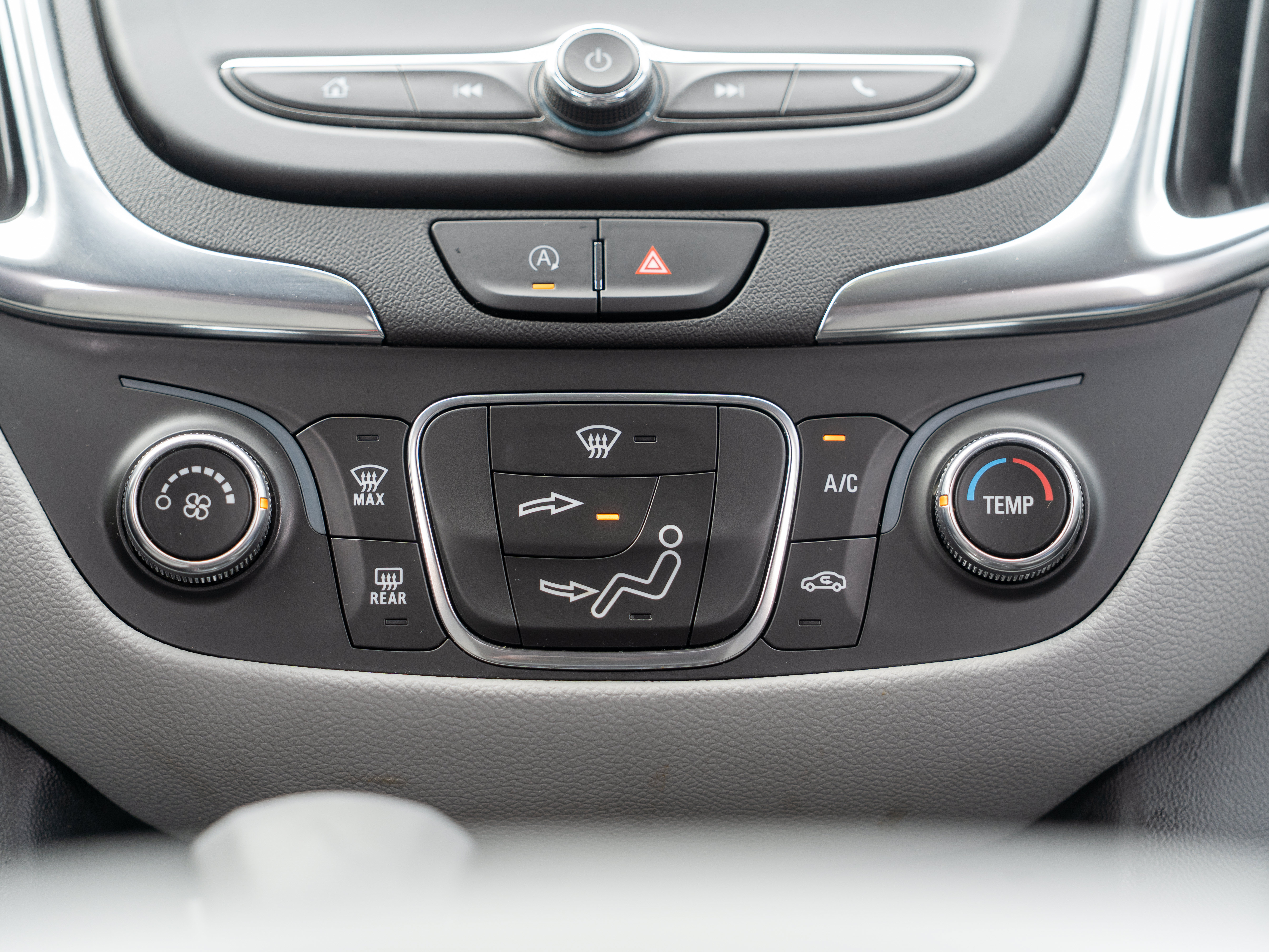 Used 2022 Chevrolet Equinox LS w/ LS Convenience Package FWD image 30